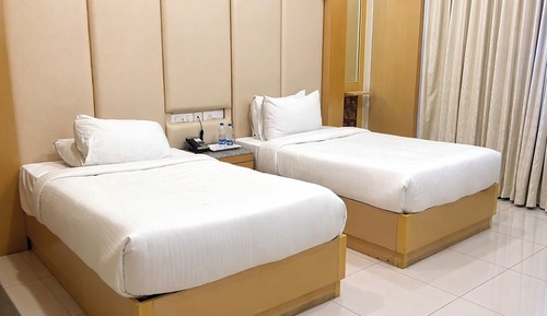 Club Twin Room