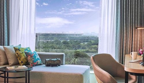 Executive Suite King Bed with Living Room, Airport View with Cocktail Hours & Short Eats,20% On F&B