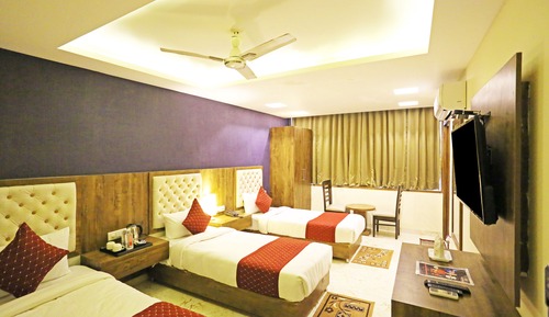 Classic Triple Room, City View