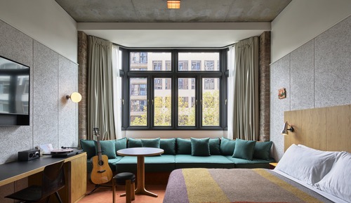 Room (Large)