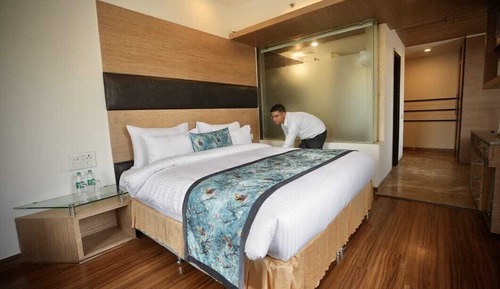 Executive Room with Bathtub