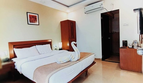 Deluxe Room with Sitout Swimming Pool facing