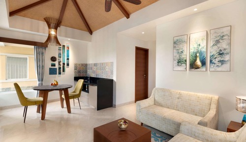 Suite, 1 King Bed, Non Smoking (Sunrise)