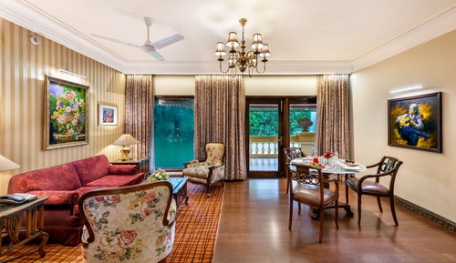 Deluxe Suite