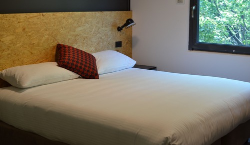 Standard Room, 1 Queen Bed