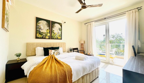 Superior King Room with Sunbed