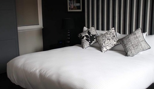Deluxe Heritage King Room