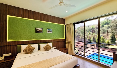 Premium Room (Pool Facing)