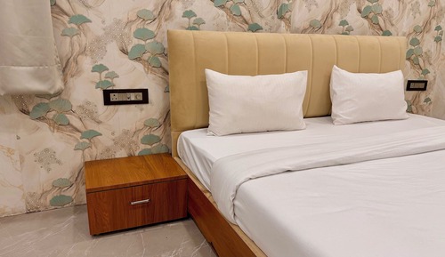  Suite Room