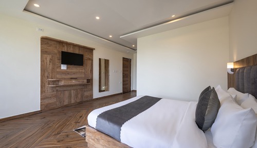 Superior Room, Balcony, Valley View
