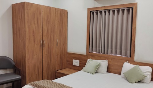 Single Room, Balcony