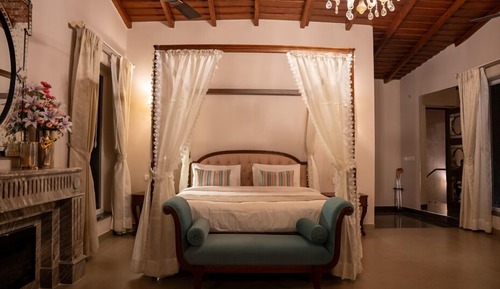 Suite, 1 King Bed (Orchild)