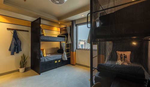 Bed in 4 Bed Mixed Dormitory