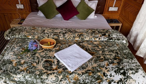 Chalet, Mountain View