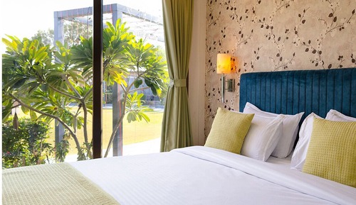 Signature Room