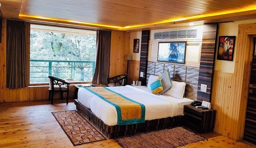 Club Room, Valley View
