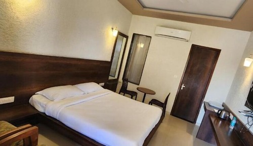 Deluxe Double Room, Balcony, Mountain View