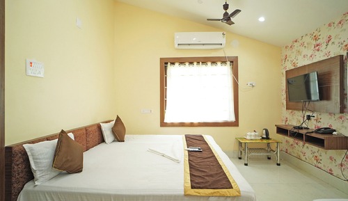 Deluxe Double Room, Garden View