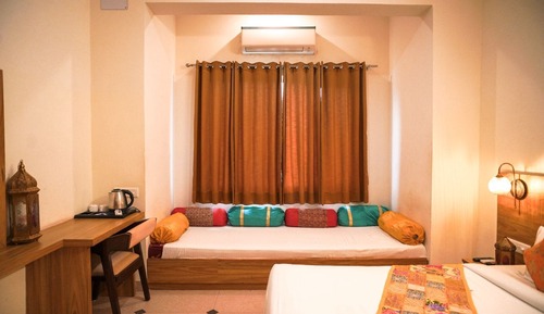 Family Room, 1 Bedroom