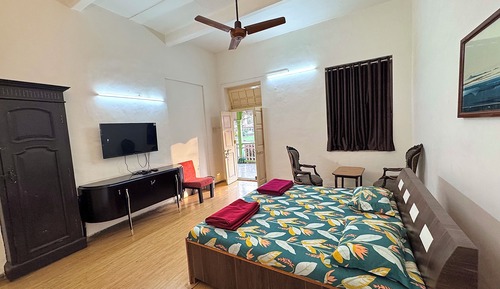 Basic Single Room, Garden View