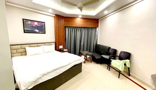Deluxe Double Room, City View, Ground Floor