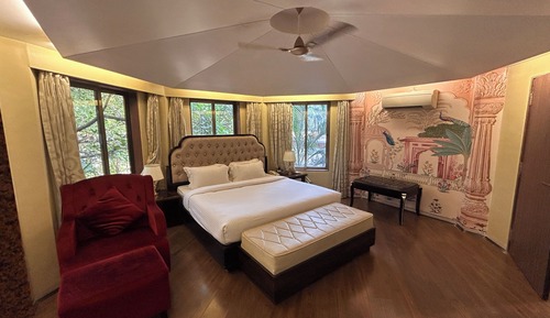Royal Studio Suite