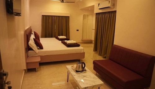 Deluxe Quadruple Room, City View