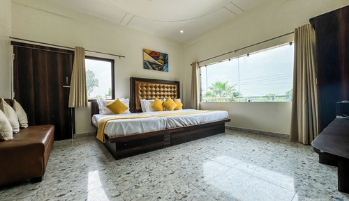 Family Triple Bed Room