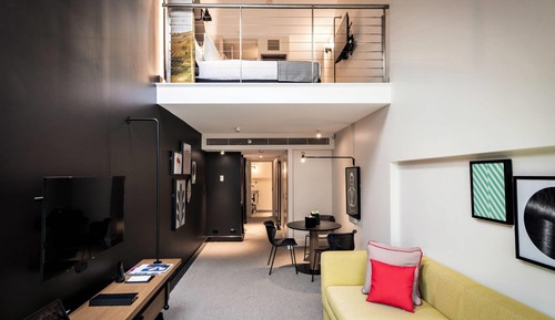 Loft, 1 King Bed, City View (Urban)