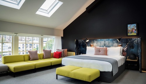 Room, 1 King Bed (Maritime, Navy View)