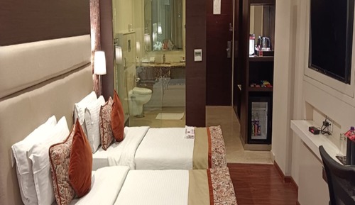 Club Twin Room