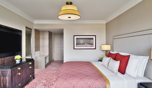 TAJ CLUB EXECUTIVE ROOM KING BED