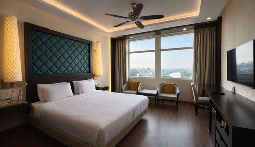 Premier Room, 1 King Bed