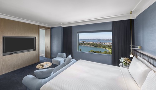 1 King Governor Opera Suite Club Lounge Access