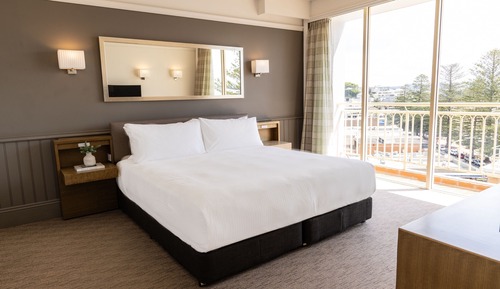 Presidential Suite, Club Lounge Access