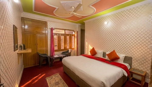 Deluxe Double Room, Garden View