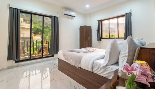 Deluxe Villa