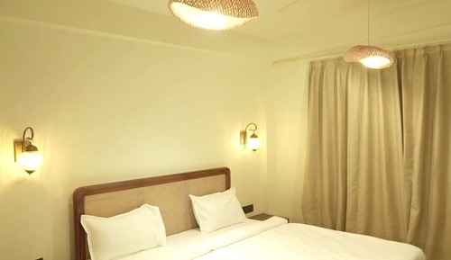 Deluxe Villa, 1 King Bed, Patio, Pool View