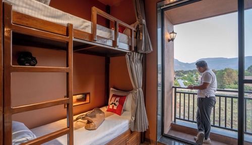 6 Bed Mixed Dorm without Balcony