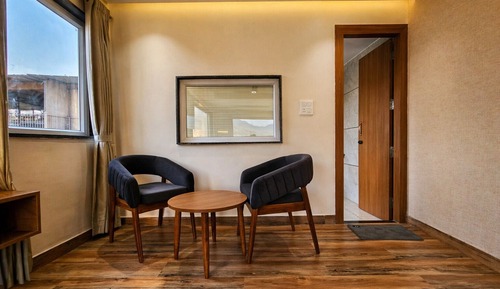 Suite with Mountain View