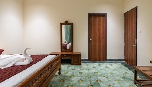 Premium Studio Suite, Garden View