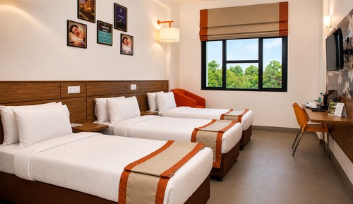 Max Club Room