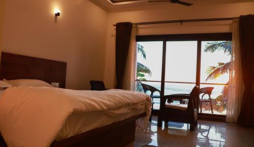 Deluxe Double Room with Balcony and Sea View
