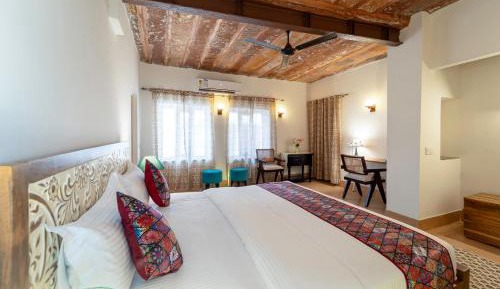 Deluxe King Room
