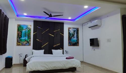 Deluxe Family Room