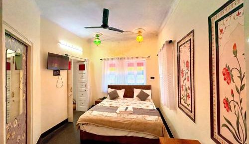 Deluxe Queen Room