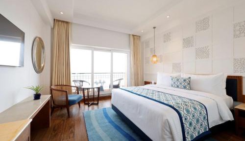 Sea Front Room with Private Terrace