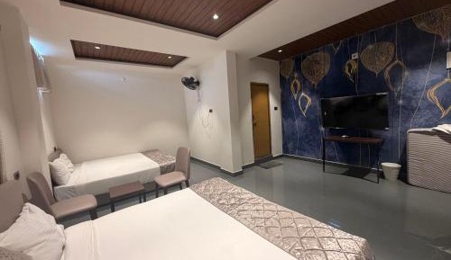 Suite with Mountain View