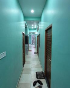 Deluxe Double Room (2 Adults + 1 Child)