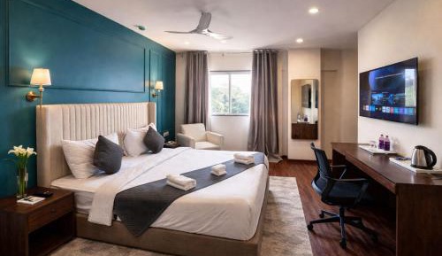Deluxe King Room